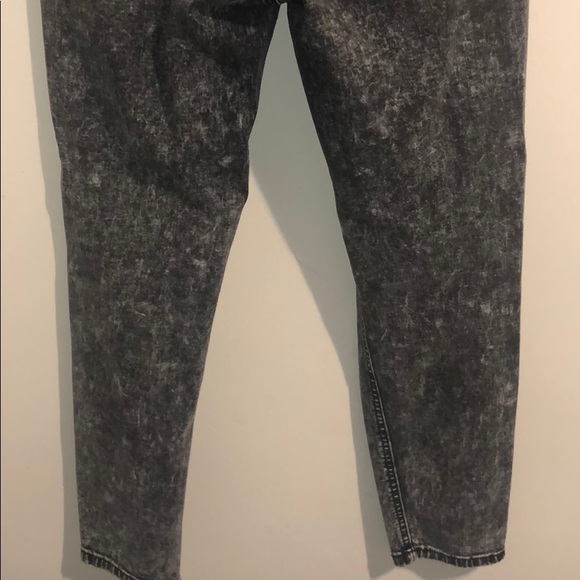 Ashley Mason Acid Washed Mom Jeans - Picture 4 of 6